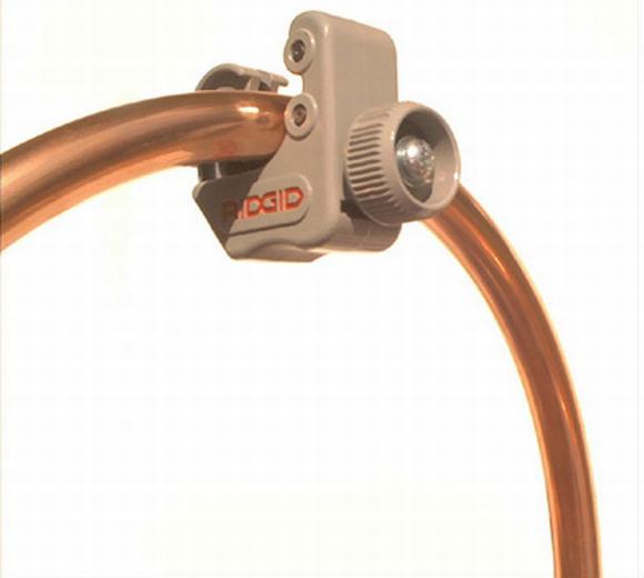 Thiết kế tường nước: Cách làm đài phun nước trang trí sân vườn bằng chậu cây